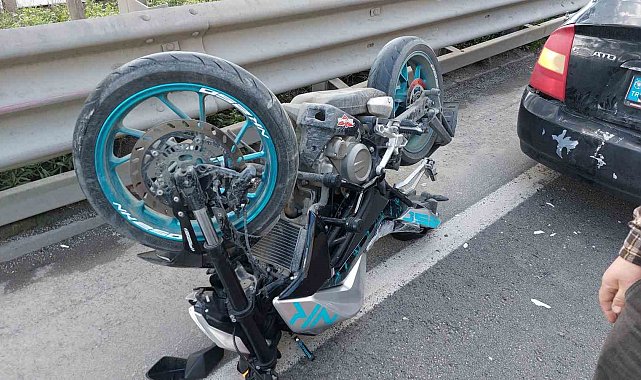 Samsun'da motosiklet otomobile çarptı: 1 yaralı