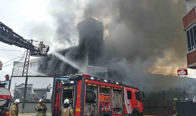Sancaktepe'de fabrika yangını