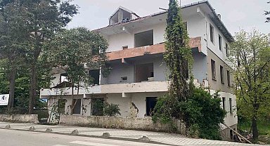 Sancaktepe'de park halindeki araçta bir kişi ölü bulundu