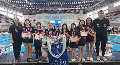 SANKO Okulları Küçük Kız Yüzme Takımı bölge şampiyonu oldu