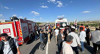 Şanlıurfa'da otomobiller çarpıştı: 2'si ağır 5 yaralı