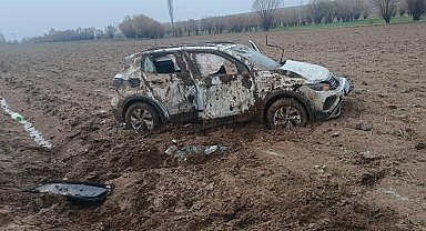 Şarampole devrilen otomobilde 2 kişi yaralandı