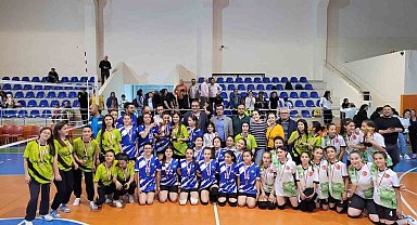 Sarıgöl'de okullar arası spor müsabakaları tamamlandı