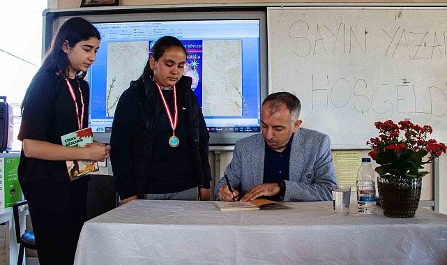 Sarıgöl'de yazar-öğrenci buluşması büyük ilgi gördü