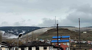 Sarıkamış'ta yüksek kesimlere Nisan karı