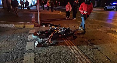 Sarıyer'de kontrolden çıkan motosiklet otomobile çarptı: 2 ağır yaralı