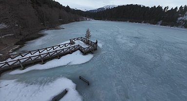 Şavşat Karagöl'den son kar manzaraları