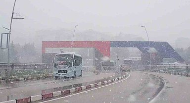 Şehirde ve kayak merkezinde nisan karı etkili oldu