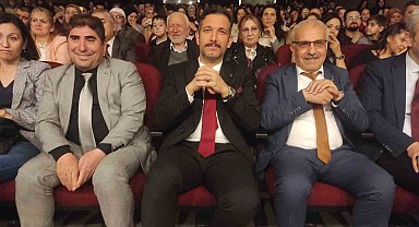 Selendili gençlerin tiyatro gösterisi ilgiyle izlendi