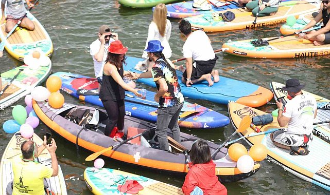 Seyhan Nehri'ndeki Su Korteji'nde evlilik teklifi