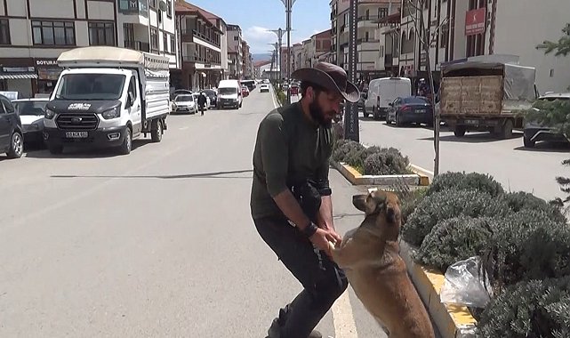 Seyyah Ömer, 'Yoldaş' ile 63. durağı olan Yozgat'ta fidan dikti