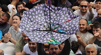 Şifalı macundan kapabilmek için on binler bir araya geldi