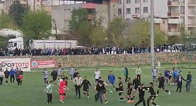 Siirt'te amatör maç sonrası saha karıştı