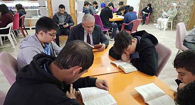 Siirt'te kitap okuma etkinliği düzenlendi