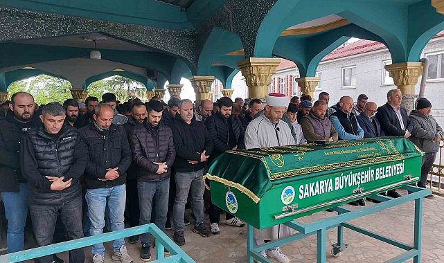 Silahla yaraladığı damadının 15 bıçak darbesiyle öldürdüğü şahıs son yolculuğuna uğurlandı
