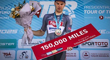 Simon Dehairs: "İlk profesyonel zaferimden dolayı çok mutluyum"