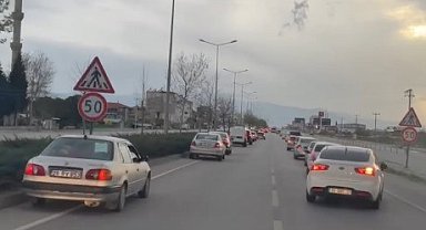 Siren sesini duyan sürücülerin duyarlı davranışı takdir topladı