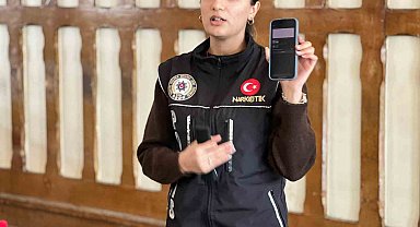 Sirkeci Garı'nda düzenlenen "En İyi Narkotik Polisi Anne" projesine yoğun ilgi