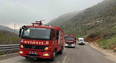 Şırnak'ta faciadan dönüldü: Seyir halindeki akaryakıt tankeri alevlere teslim oldu