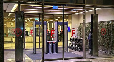 Sırrı Süreyya Önder, kalp rahatsızlığı nedeniyle hastaneye kaldırıldı