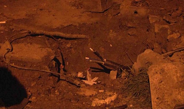 Şişli'de elektrik kablolarında meydana gelen patlamalar vatandaşları isyan ettirdi