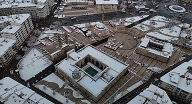 Sivas'ta nisan ayında 10 santimetre kar yağdı