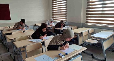Sivas'ta umre ödüllü sınava yoğun ilgi