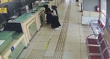 Siverek'te 2 kadın, yerde bulduğu bin 250 doları sahibine ulaştırdı