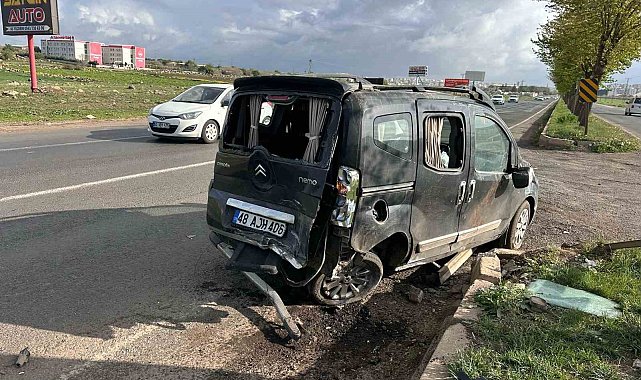 Siverek'te otomobil, hafif ticari araca çarptı: 1 yaralı