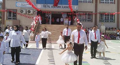 Söke'de velilerden çocuklarıyla anlamlı vals gösterisi