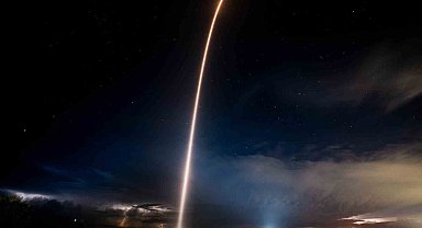 SpaceX, kutup yörüngesine ilk insanlı uzay uçuşunu gerçekleştirdi