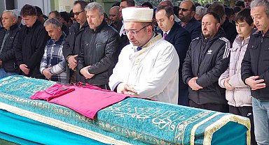 Staj yaptığı inşaatta düşerek hayatını kaybeden lise öğrencisi toprağa verildi