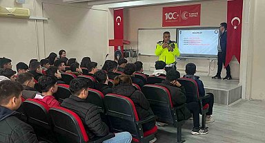 Sultanhisar polisi öğrencilere trafik güvenliği eğitimi verdi