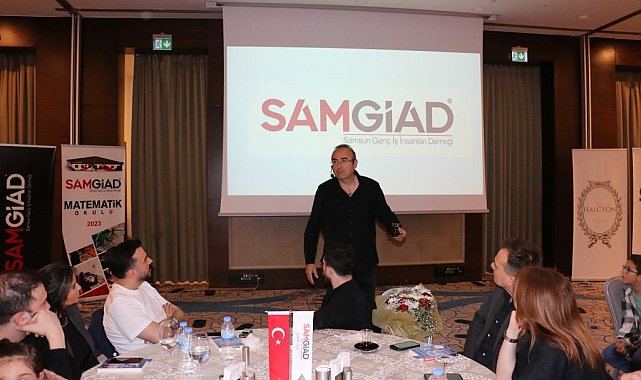 Sunay Akın'dan Samsun'da söyleşi