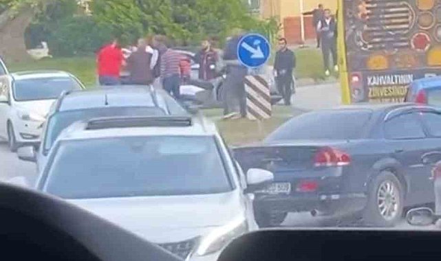 Sürücüler sokağı boks ringine çevirdi