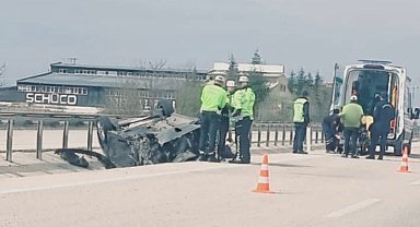 Takla atan otomobildeki karı koca yaralandı