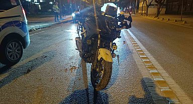 Taksi ile çarpışarak yaralanan motosikletin sürücüsü alkollü çıktı