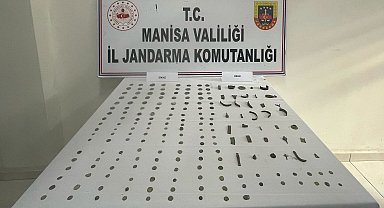 Tarihi objeler ve sikkeleri satmak isterken jandarmaya yakalandı