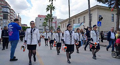 Tarsus sokakları bando takımı ile renklendi