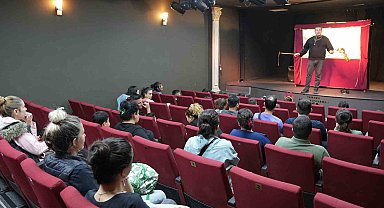 Tarsus'ta çocuklar gölge oyunu ile buluştu