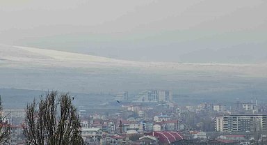 Tatvan'da kar yağışı etkili olmaya başladı