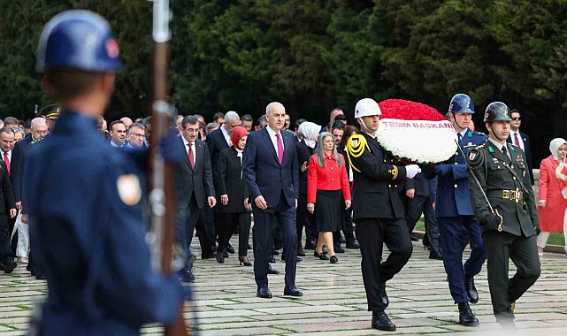 TBMM Başkanı Kurtulmuş ve devlet erkanından 23 Nisan'da Anıtkabir'e ziyaret