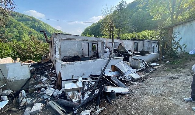 Tek katlı ev küle döndü