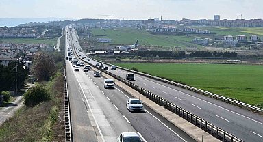Tekirdağ-İstanbul yolunda tatil dönüşü yoğunluğu yaşanıyor