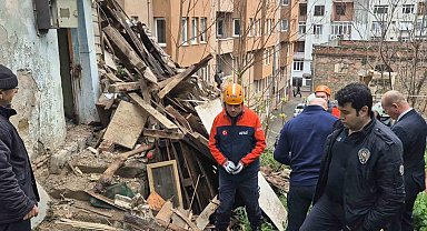 Tekirdağ'da 2 katlı bina çöktü
