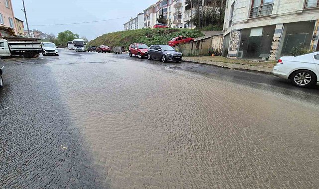 Tekirdağ'da sağanak yağış etkili oldu