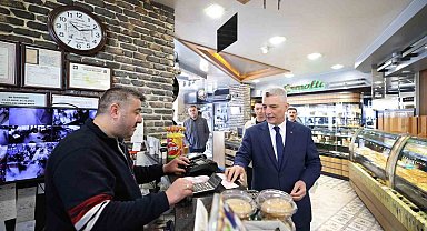 Ticaret Bakanı Bolat'tan esnaf ziyareti