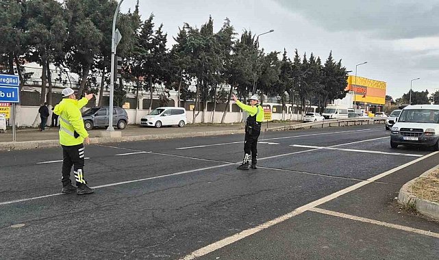 Trafik ekipleri kavşaklara denetim üssü kurdu