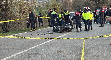 Traktörle motosiklet çarpıştı: 1 ölü, 1 yaralı