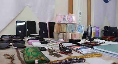 Tramvayda unutulanlar 'yok artık' dedirtti
